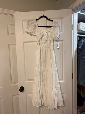 Jessica Simpson White Puff-Sleeve Backless Maxi Dress